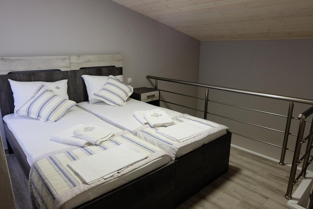 Paramithi Luxury Apartments Nikiti  Ngoại thất bức ảnh