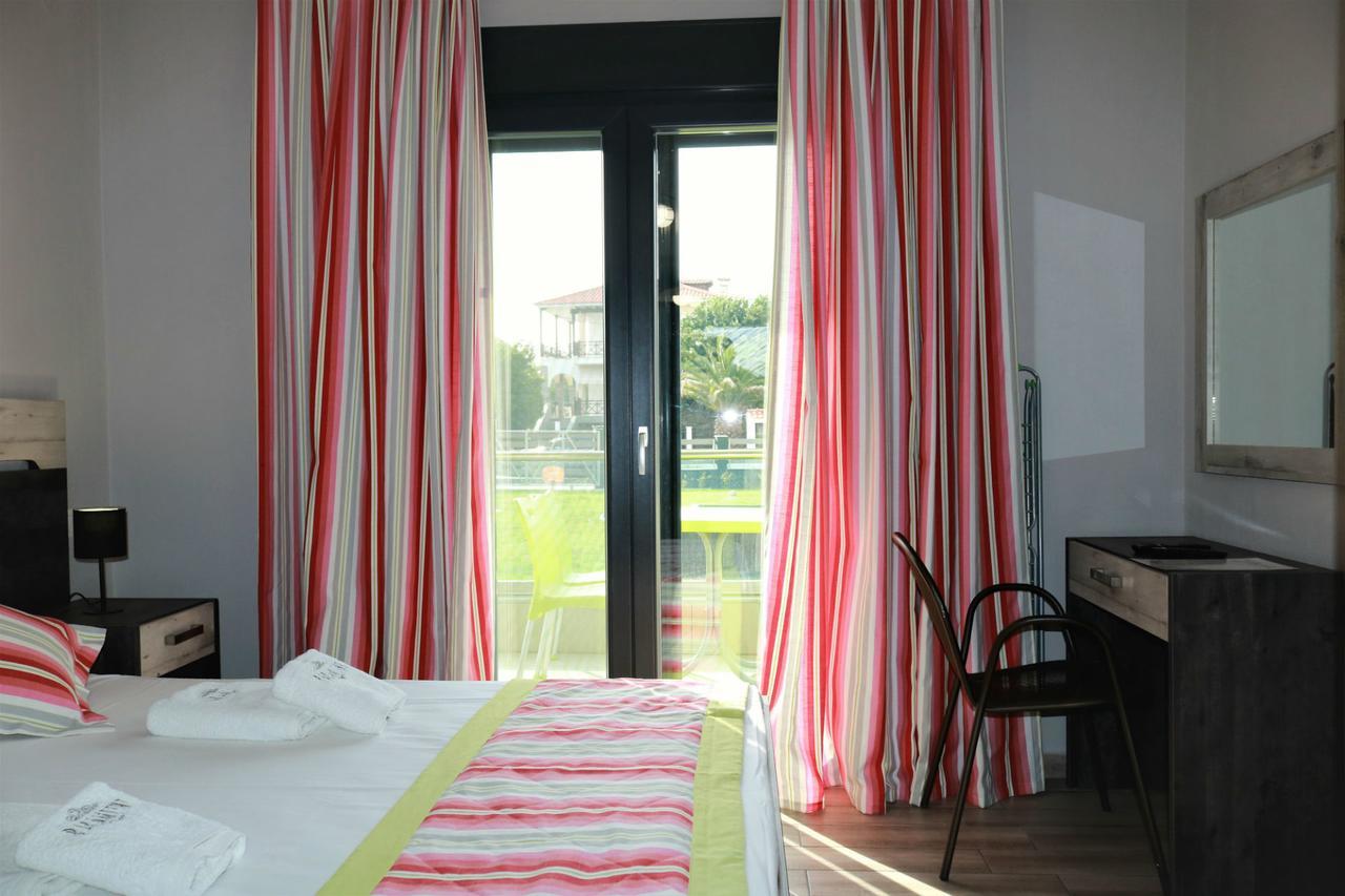 Paramithi Luxury Apartments Nikiti  Ngoại thất bức ảnh